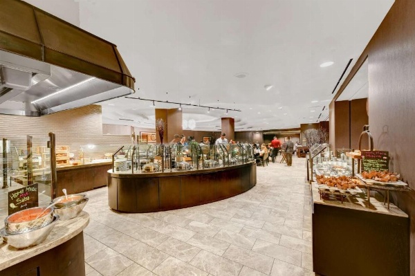 Hilton Anaheim image 14